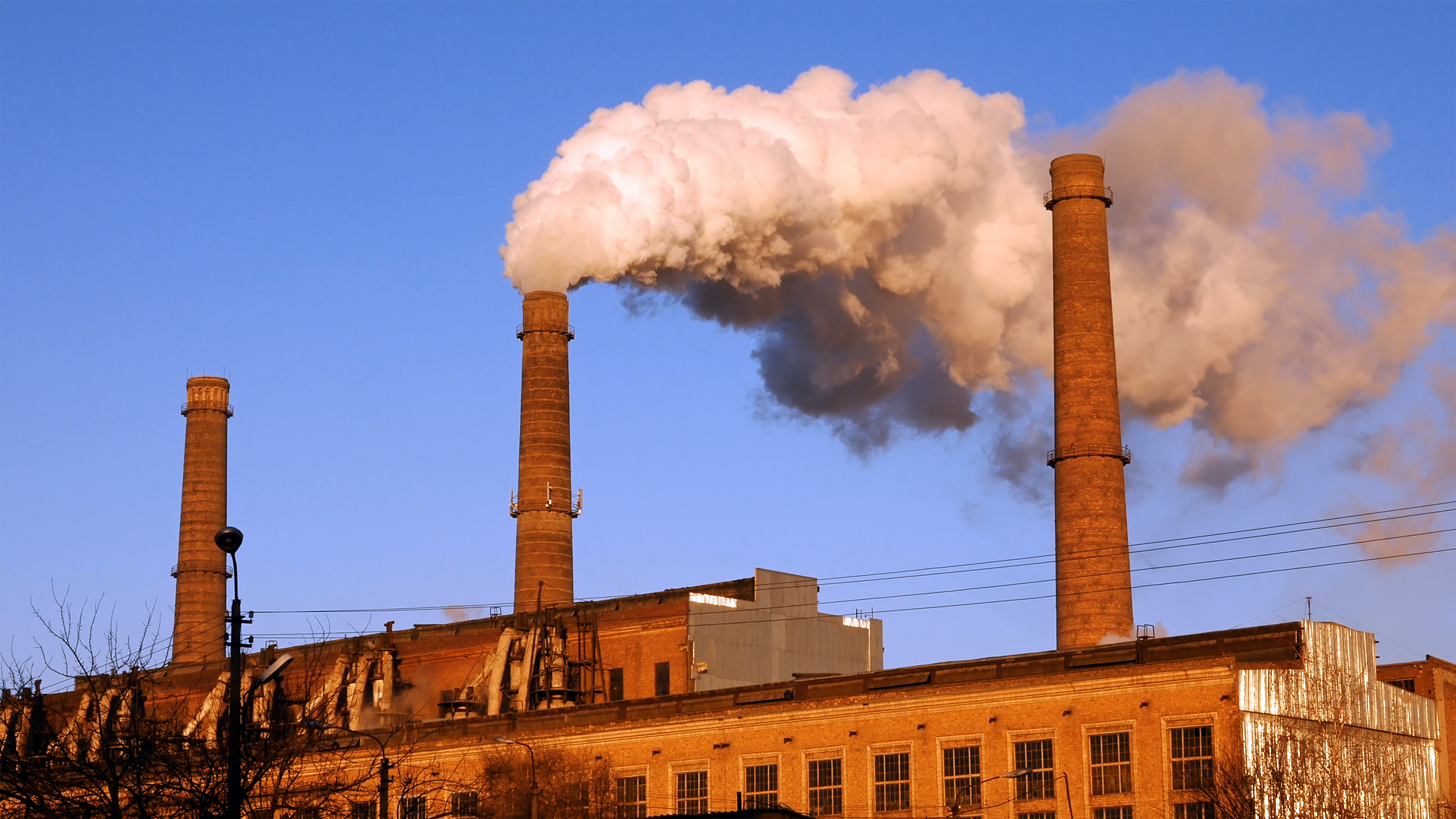 smokestack emitting a smoke plume